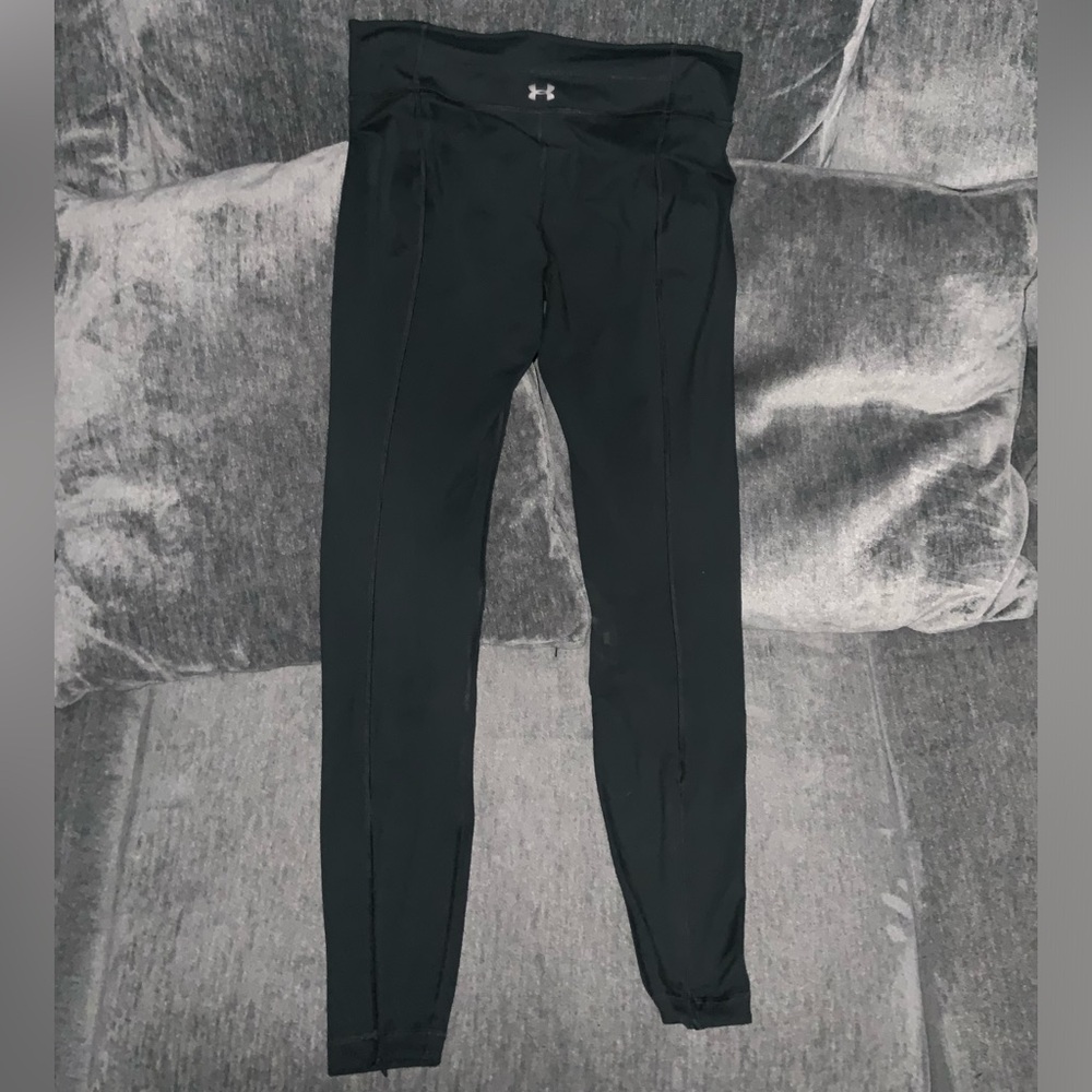 (SOLD) Under Armour all season gear leggings